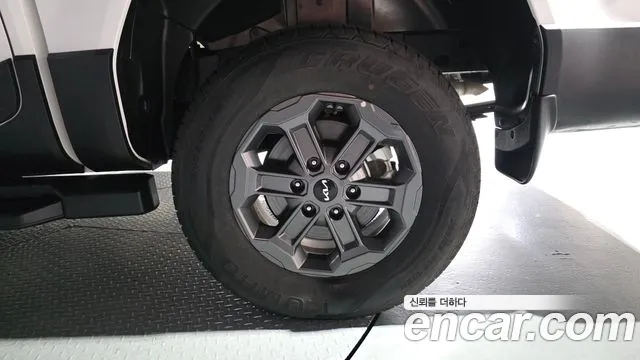 Kia Tasman Tasman 2.5T Бензин 4WD — Фото автомобиля 17