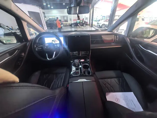 GAC Trumpchi M8 — Фото автомобиля 5