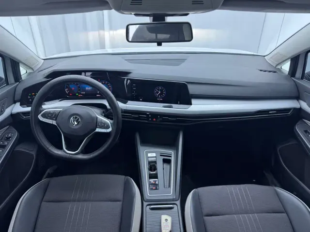 Volkswagen Golf — Фото автомобиля 13