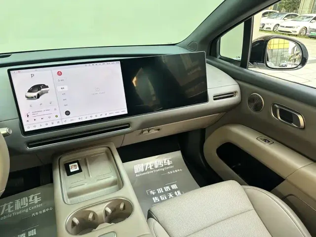 Li Auto Li Auto i6 2025 2WD Base Model — Фото автомобиля 11