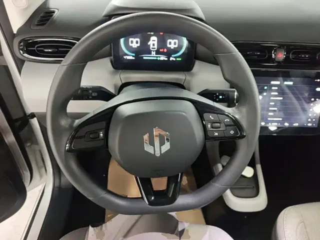 Leapmotor T03 — Фото автомобиля 10