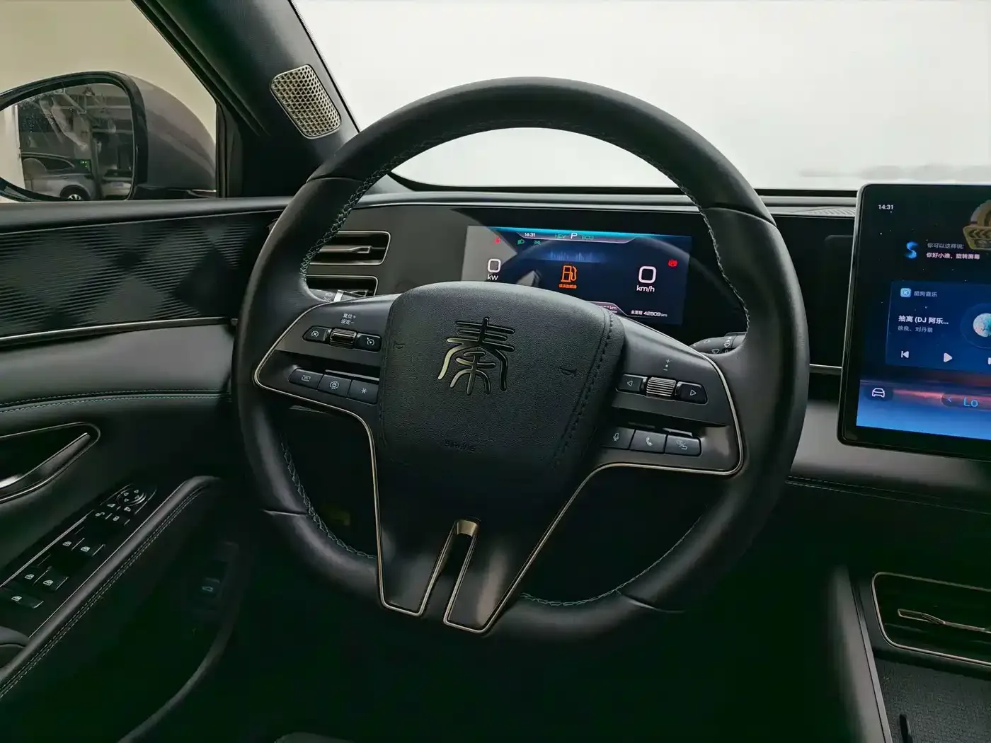 BYD Qin L 2024 DM-i 80KM Superior — Фото автомобиля 4