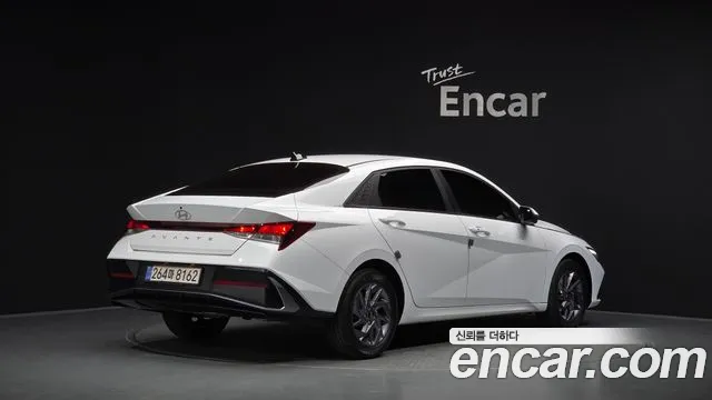 Фотография автомобиля — Hyundai Avante CN7