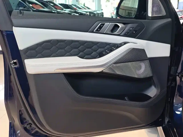 BMW X5 M — Фото автомобиля 30