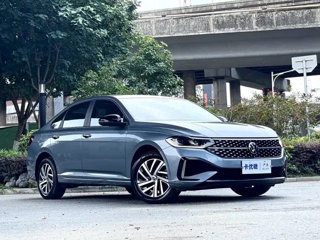 Volkswagen Lavida — Фото автомобиля 6
