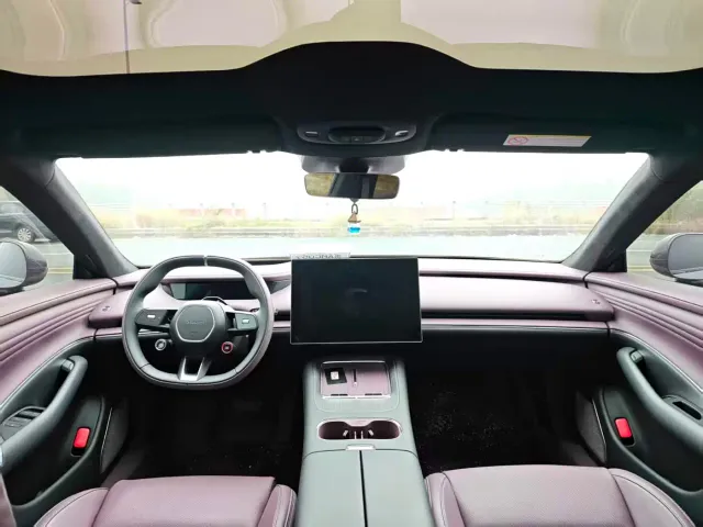 Xiaomi SU7 — Фото автомобиля 5
