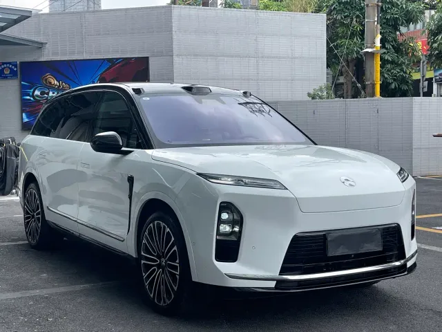 Nio ES8 — Фото автомобиля 4
