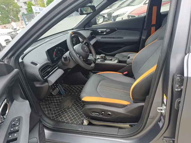 GAC Trumpchi Trumpchi Emkoo 2022 270T DCT J16 R-style Track Edition — Фото автомобиля 5
