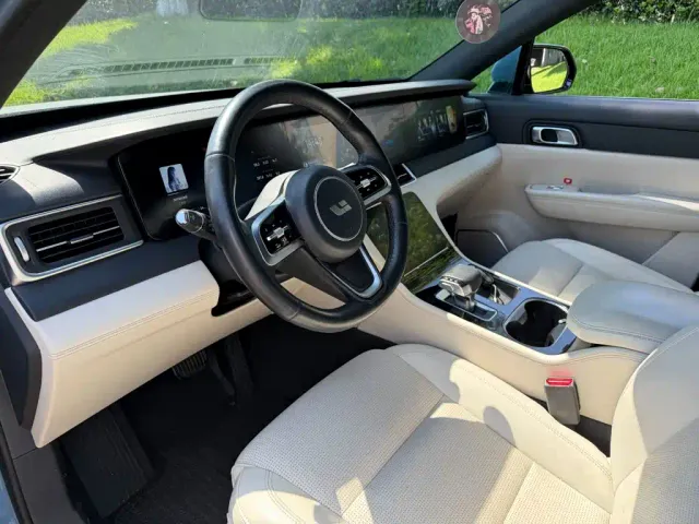Li Auto ONE — Фото автомобиля 7