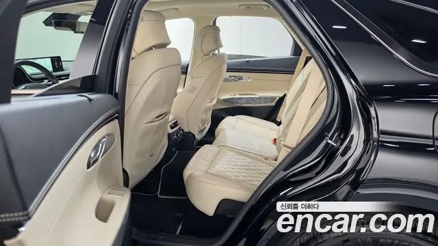 Genesis GV70 — Фото автомобиля 17