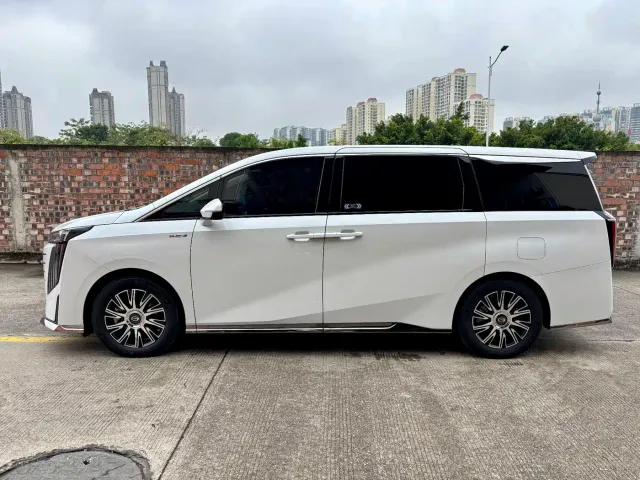 GAC Trumpchi E9 — Фото автомобиля 7