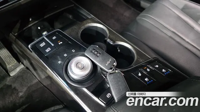 Kia K8 Hybrid — Фото автомобиля 9
