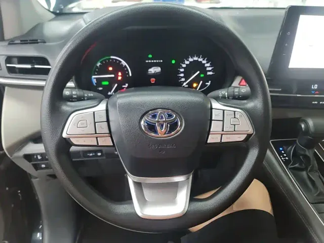 Toyota Granvia — Фото автомобиля 10
