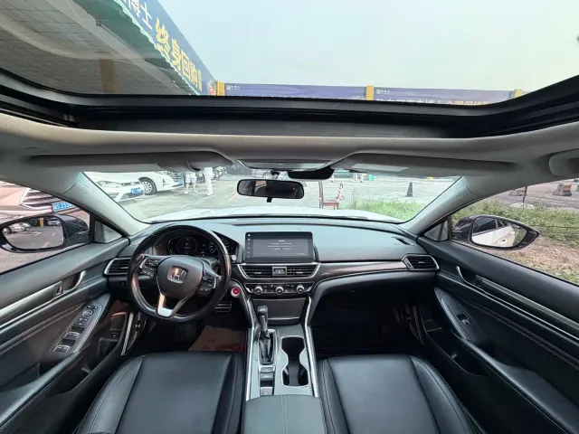 Honda Accord — Фото автомобиля 4