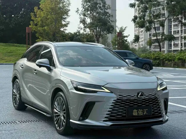 Фотография автомобиля — Lexus RX