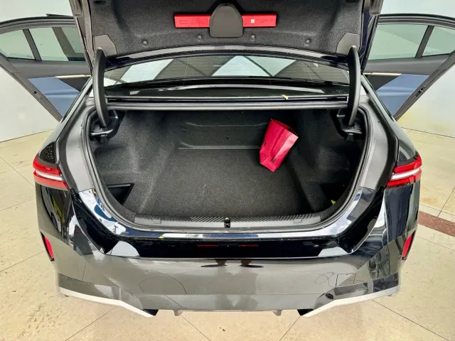 BMW 5 Series — Фото автомобиля 25
