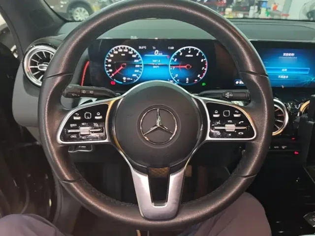 Mercedes-Benz GLB-Class — Фото автомобиля 10