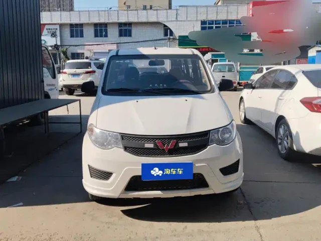Wuling Hongguang — Фото автомобиля 2