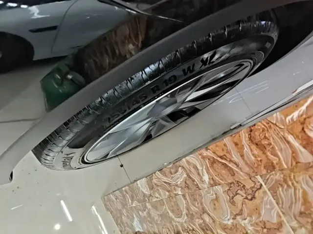 Tesla Model Y — Фото автомобиля 22