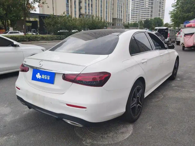 Mercedes-Benz E-Class — Фото автомобиля 3