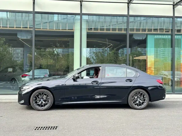BMW 3 Series — Фото автомобиля 6