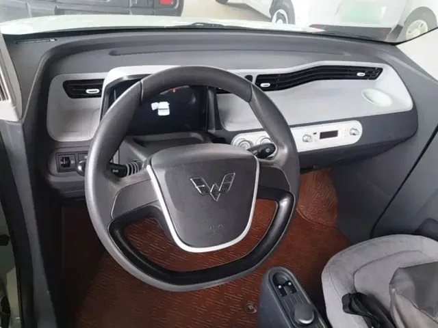 Wuling Hongguang Mini EV — Фото автомобиля 9