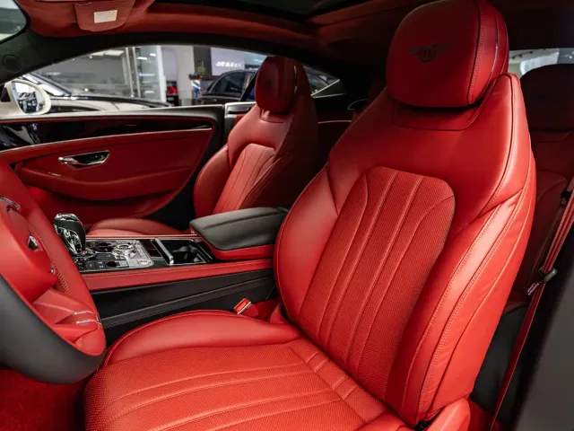 Bentley Continental — Фото автомобиля 8