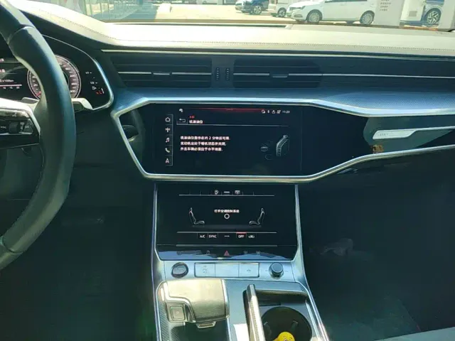 Audi A6L — Фото автомобиля 12