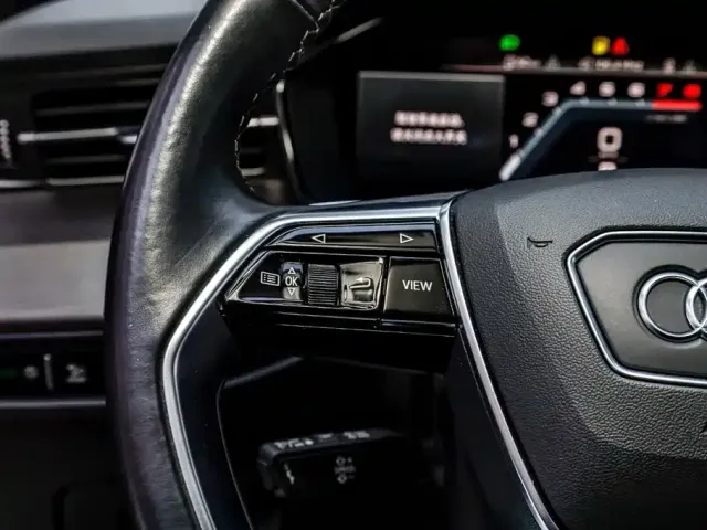 Audi Q6 — Фото автомобиля 15
