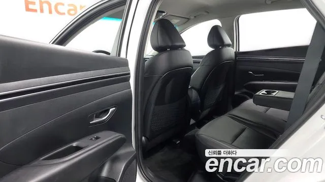 Hyundai Tucson Tucson (NX4) Дизель 2.0 2WD — Фото автомобиля 11