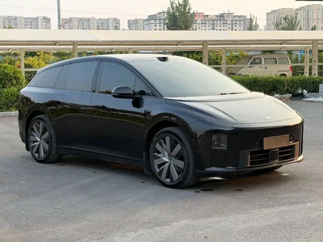 Li Auto i6 — Фото автомобиля 3