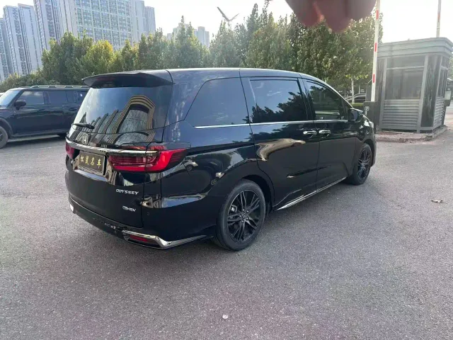 Honda Odyssey — Фото автомобиля 4