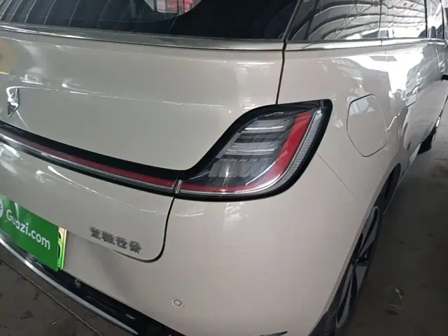 Baojun Cloud — Фото автомобиля 23