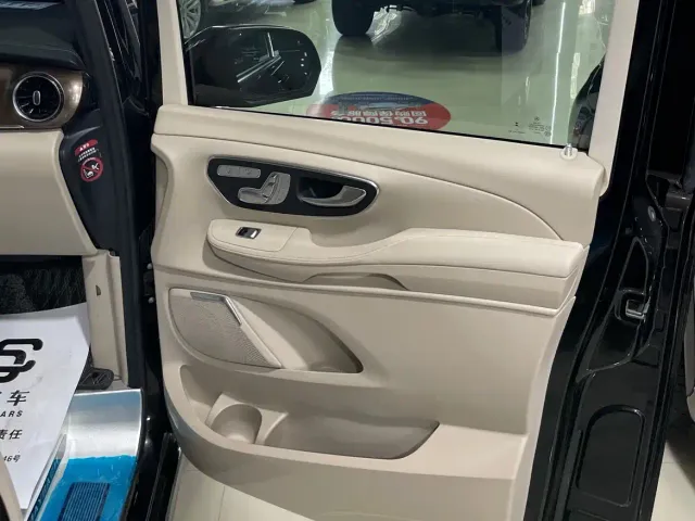 Mercedes-Benz V-Class — Фото автомобиля 11