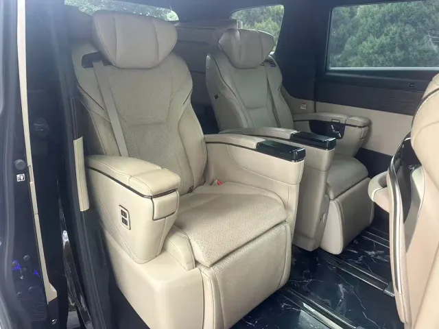 Toyota Alphard — Фото автомобиля 2