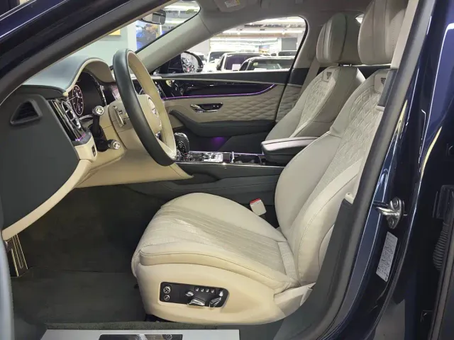 Bentley Flying Spur — Фото автомобиля 10