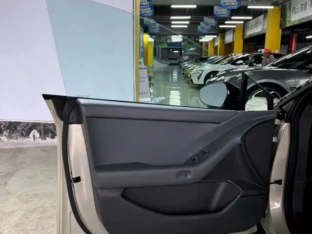 Xpeng P7+ — Фото автомобиля 14