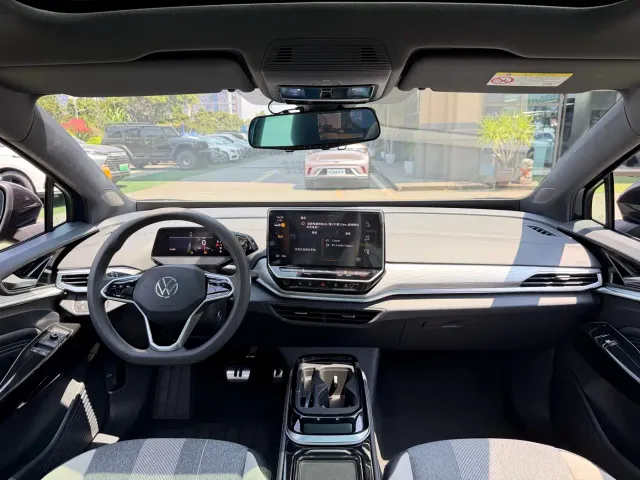 Volkswagen ID.4 CROZZ 2022 Standard Range PURE Edition — Фото автомобиля 6