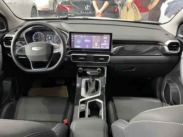 Geely Binyue — Фото автомобиля 2