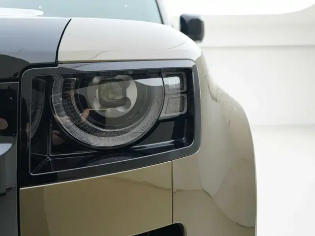 Land Rover Defender — Фото автомобиля 13
