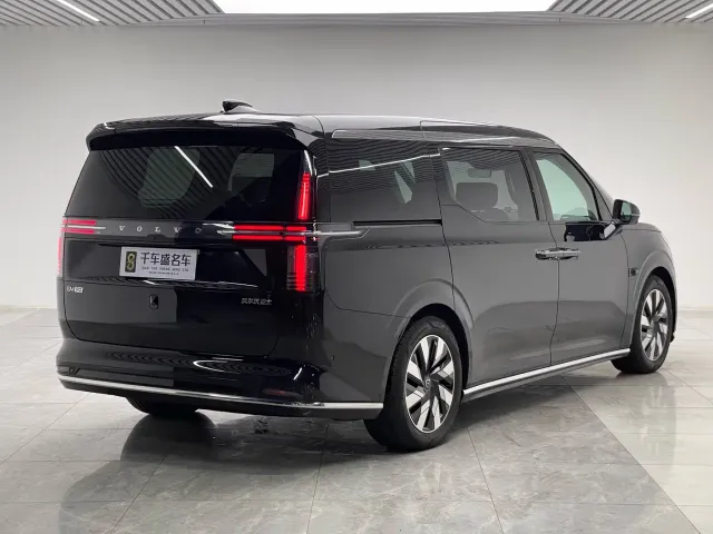Volvo EM90 — Фото автомобиля 6