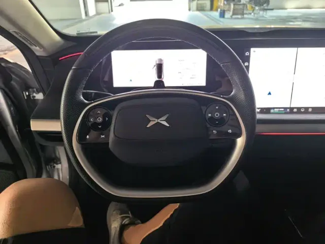 Xpeng P7 — Фото автомобиля 10