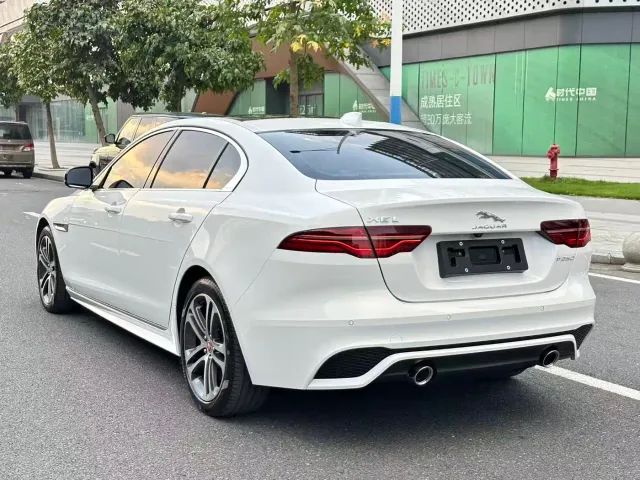 Jaguar XEL — Фото автомобиля 19