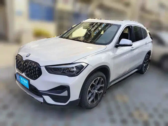 Фотография автомобиля — BMW X1