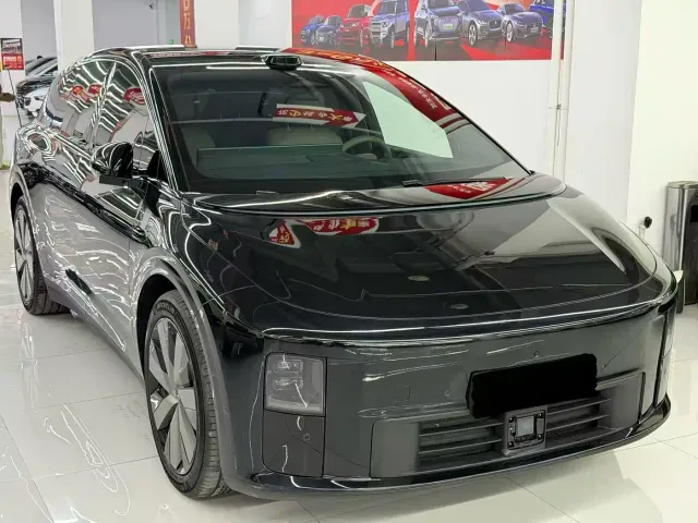 Li Auto i6 — Фото автомобиля 2