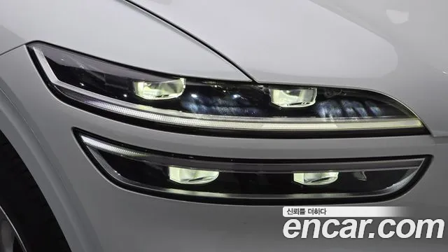 Genesis GV70 — Фото автомобиля 22