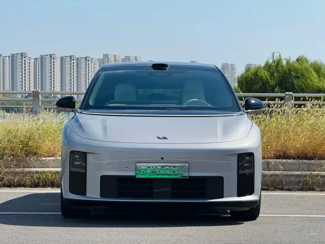 Li Auto i6 — Фото автомобиля 2