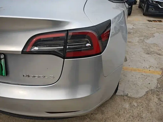 Tesla Model 3 — Фото автомобиля 23