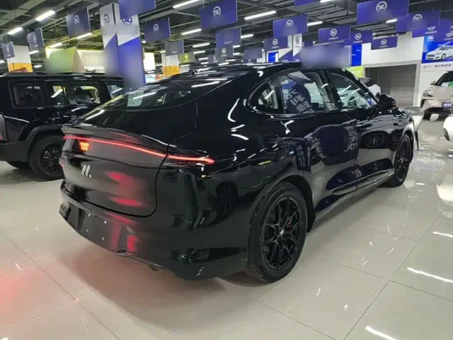 IM Motors LS6 — Фото автомобиля 6