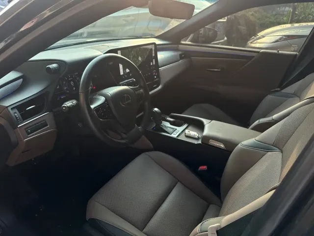 Lexus ES — Фото автомобиля 4